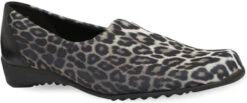 Munro Traveler -Englins Fine Footwear Store munro womens traveler leopard stretch fabric m741607 82335.1604688847