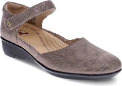 Revere Women's Osaka -Englins Fine Footwear Store revere womens osaka champagne angle 33osakcan 57668.1724373580